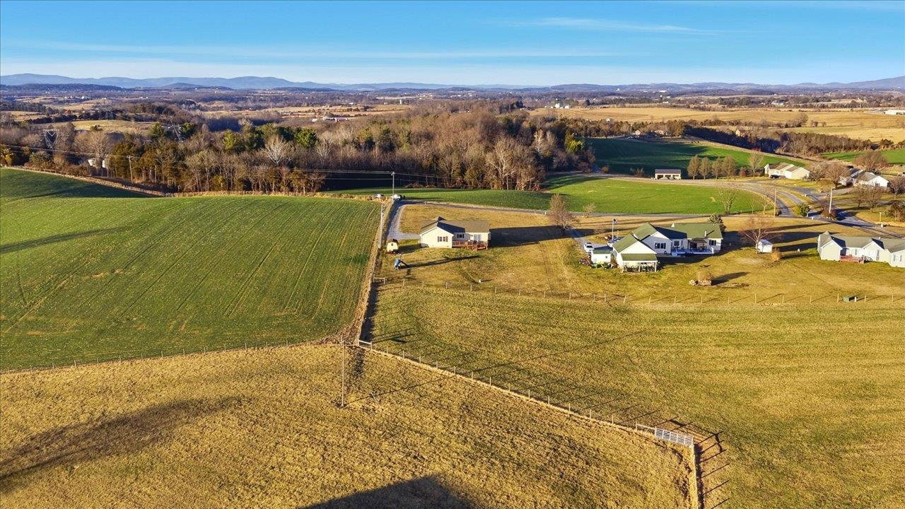 311 SWISHER RD, STAUNTON, Virginia 24401, 3 Bedrooms Bedrooms, ,2 BathroomsBathrooms,Residential,311 SWISHER RD,672756 MLS # 672756