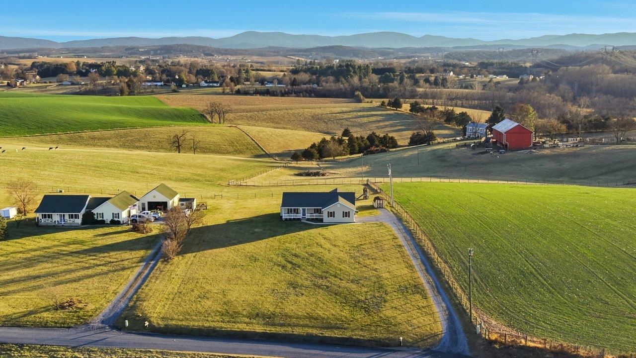 311 SWISHER RD, STAUNTON, Virginia 24401, 3 Bedrooms Bedrooms, ,2 BathroomsBathrooms,Residential,311 SWISHER RD,672756 MLS # 672756