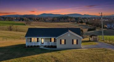 311 SWISHER RD, STAUNTON, Virginia 24401, 3 Bedrooms Bedrooms, ,2 BathroomsBathrooms,Residential,311 SWISHER RD,672756 MLS # 672756