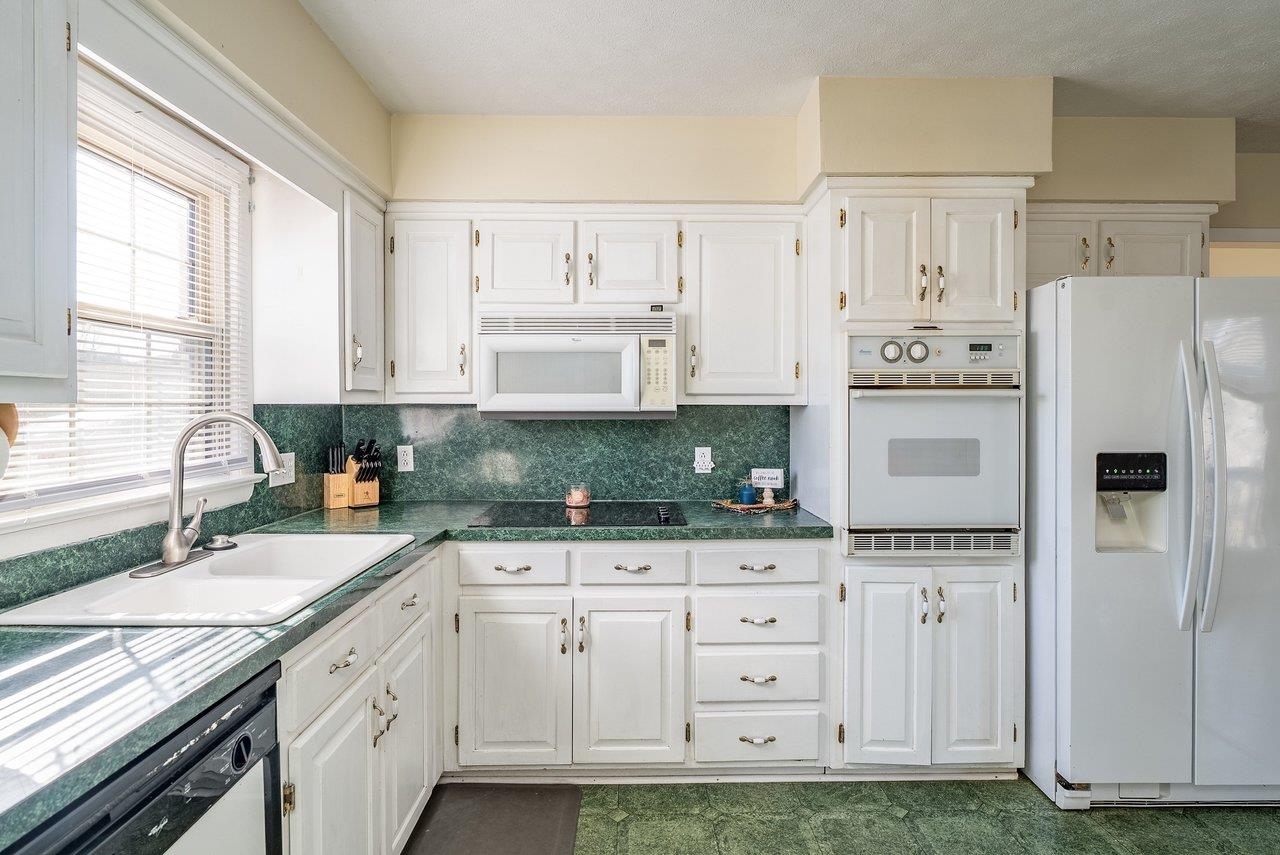 215 GEORGE ST, STAUNTON, Virginia 24401, 3 Bedrooms Bedrooms, ,1 BathroomBathrooms,Residential,215 GEORGE ST,672757 MLS # 672757