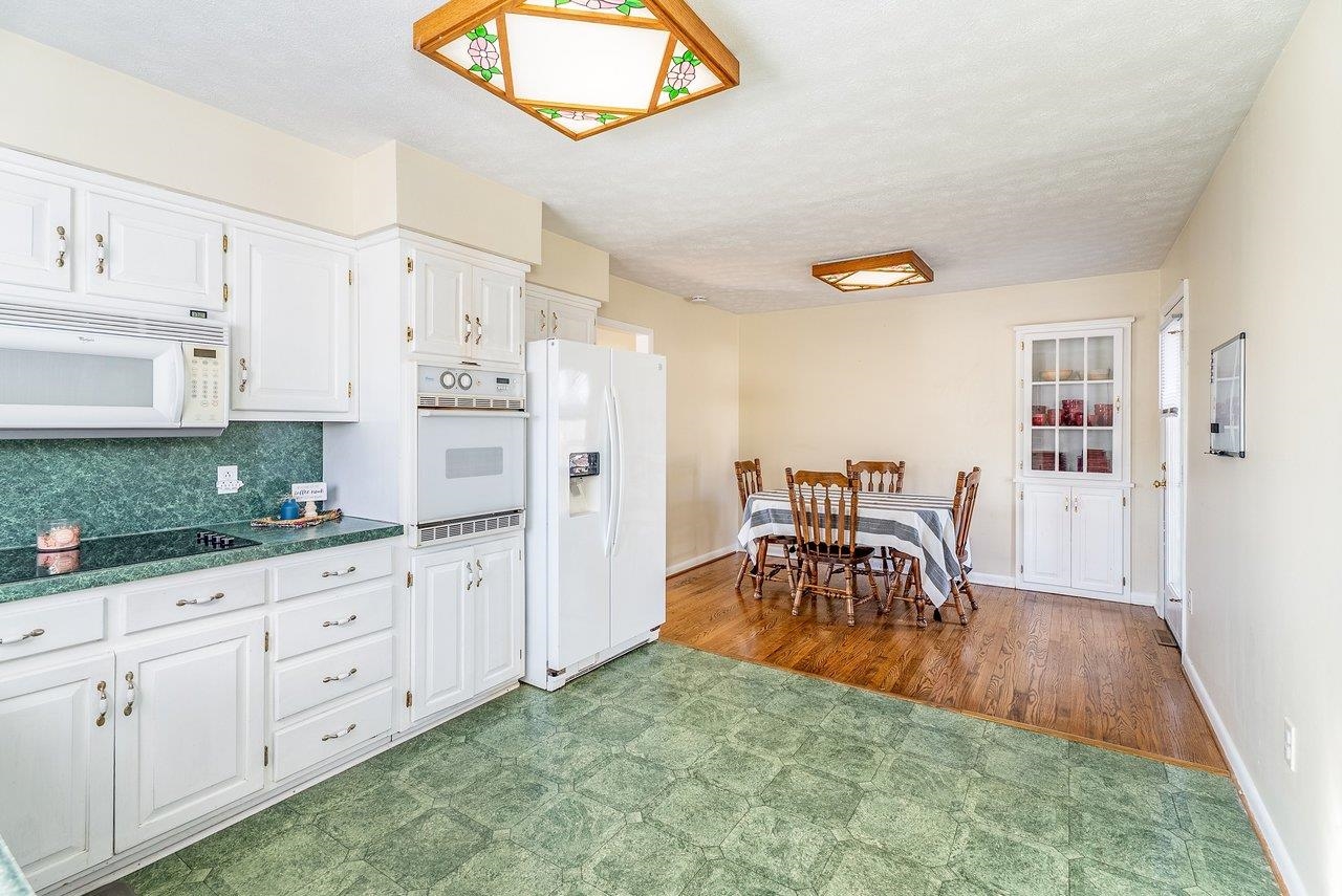 215 GEORGE ST, STAUNTON, Virginia 24401, 3 Bedrooms Bedrooms, ,1 BathroomBathrooms,Residential,215 GEORGE ST,672757 MLS # 672757