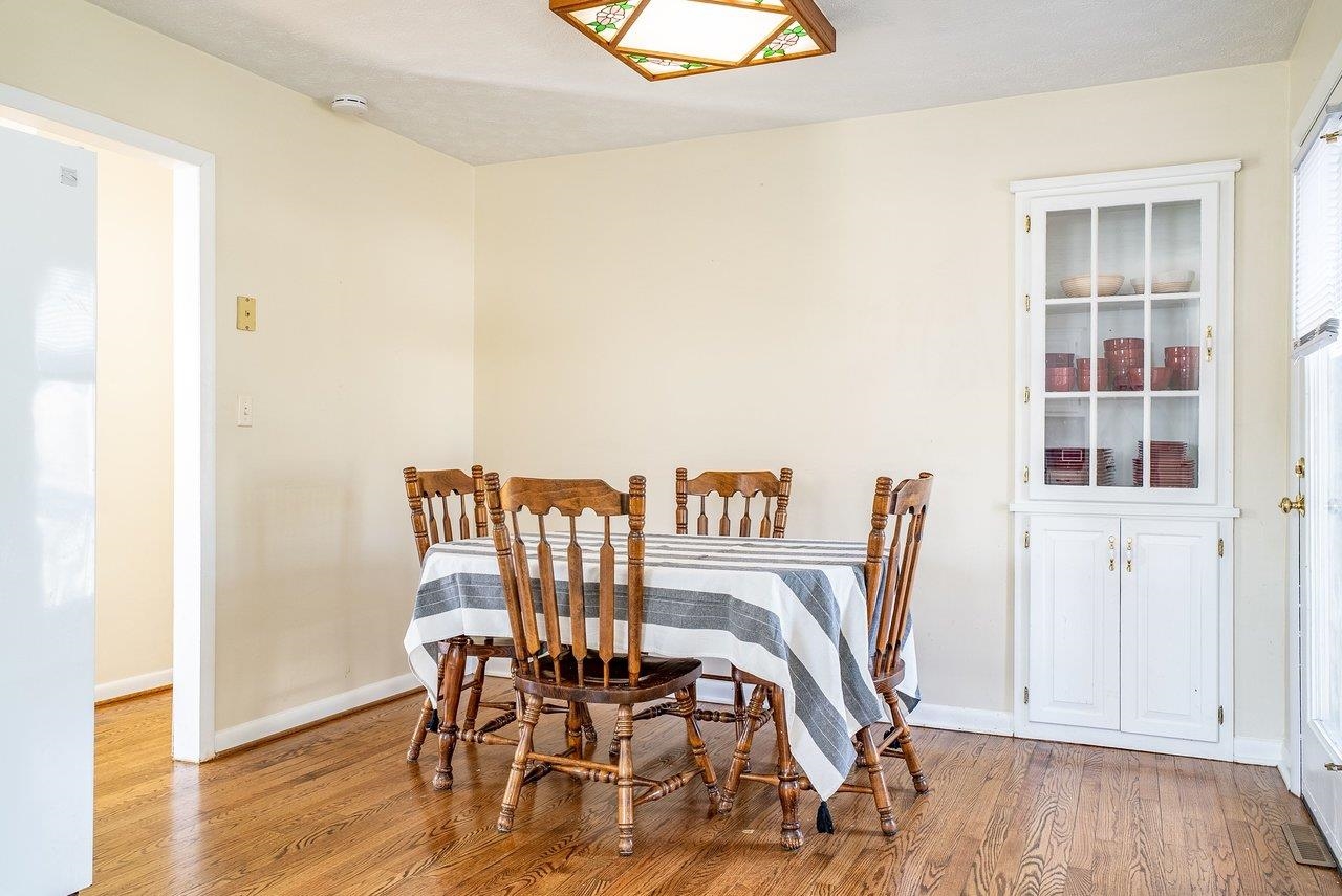 215 GEORGE ST, STAUNTON, Virginia 24401, 3 Bedrooms Bedrooms, ,1 BathroomBathrooms,Residential,215 GEORGE ST,672757 MLS # 672757