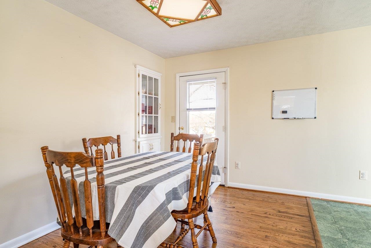 215 GEORGE ST, STAUNTON, Virginia 24401, 3 Bedrooms Bedrooms, ,1 BathroomBathrooms,Residential,215 GEORGE ST,672757 MLS # 672757