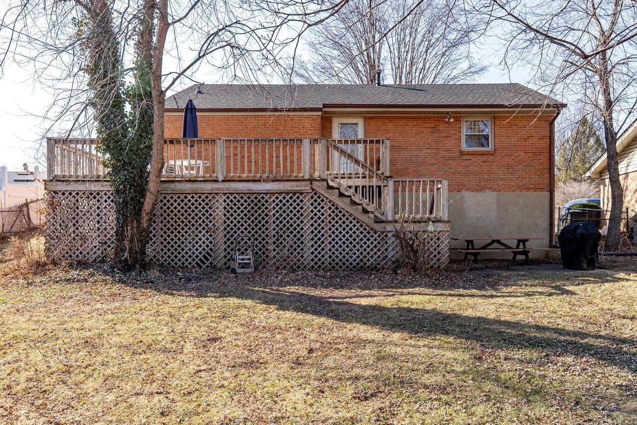 215 GEORGE ST, STAUNTON, Virginia 24401, 3 Bedrooms Bedrooms, ,1 BathroomBathrooms,Residential,215 GEORGE ST,672757 MLS # 672757