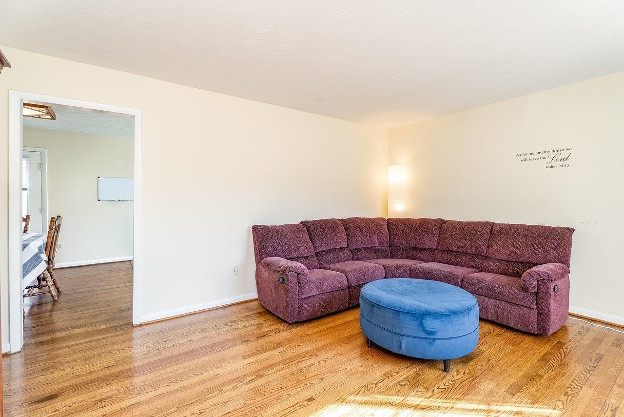 215 GEORGE ST, STAUNTON, Virginia 24401, 3 Bedrooms Bedrooms, ,1 BathroomBathrooms,Residential,215 GEORGE ST,672757 MLS # 672757