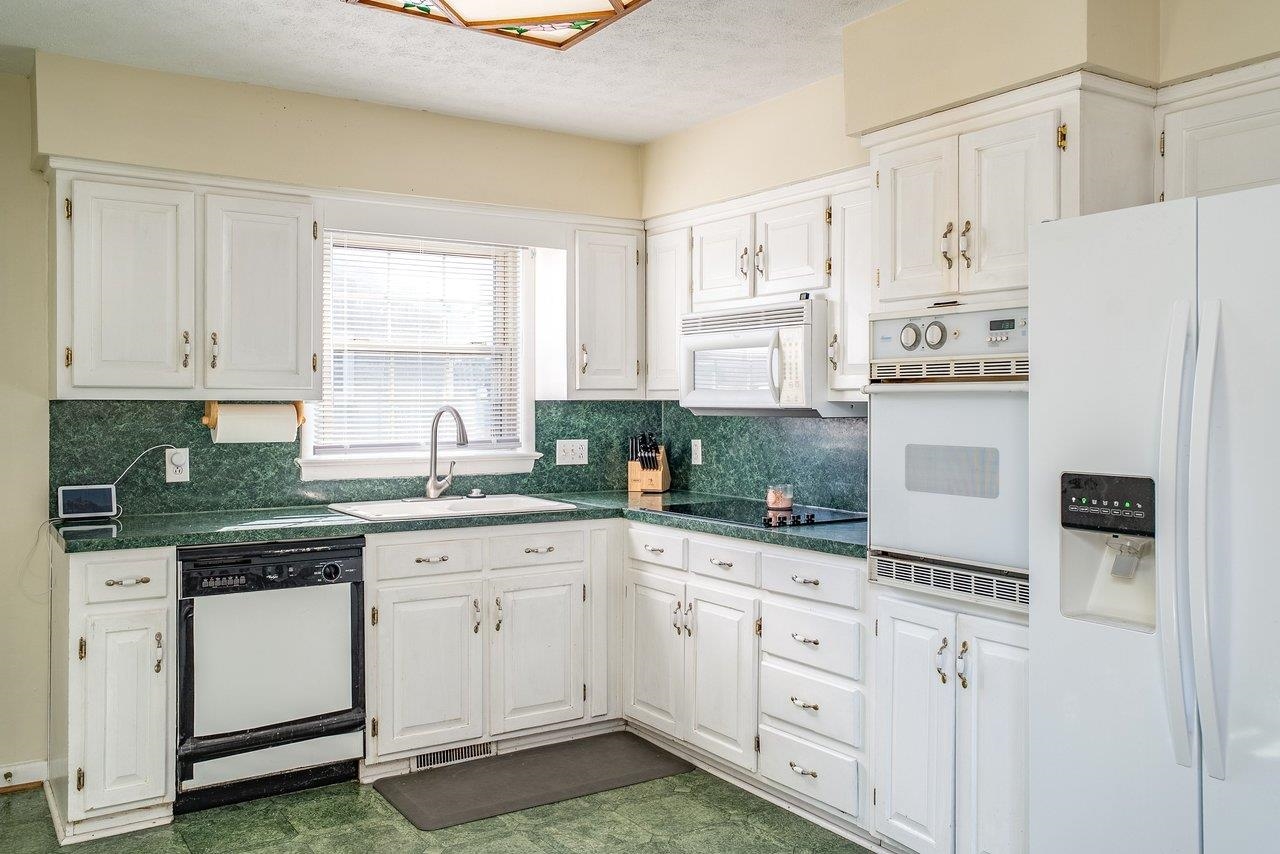 215 GEORGE ST, STAUNTON, Virginia 24401, 3 Bedrooms Bedrooms, ,1 BathroomBathrooms,Residential,215 GEORGE ST,672757 MLS # 672757