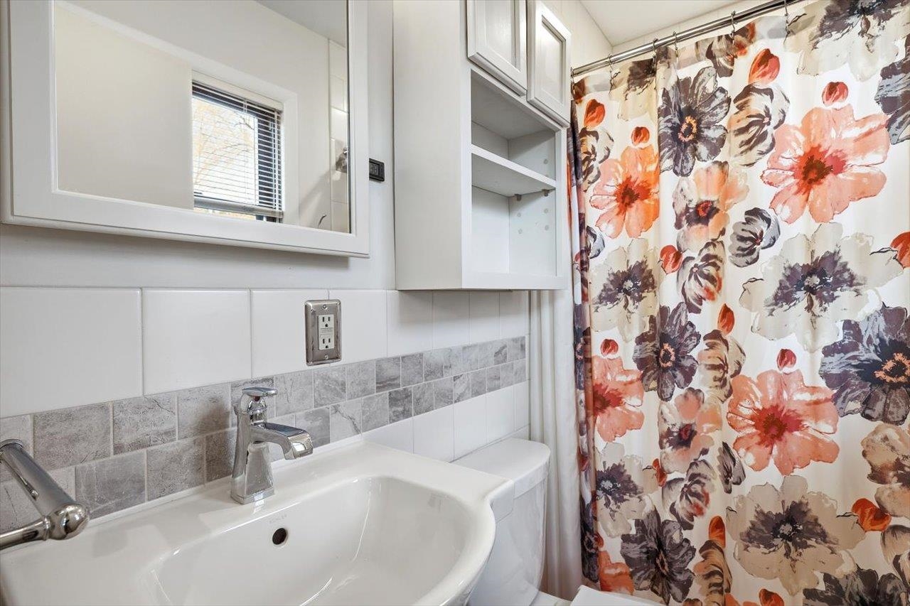 1133 CLUB RD, WAYNESBORO, Virginia 22980, 4 Bedrooms Bedrooms, ,2 BathroomsBathrooms,Residential,1133 CLUB RD,672758 MLS # 672758