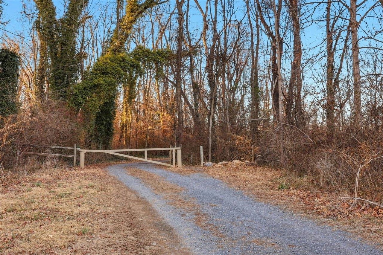 1133 CLUB RD, WAYNESBORO, Virginia 22980, 4 Bedrooms Bedrooms, ,2 BathroomsBathrooms,Residential,1133 CLUB RD,672758 MLS # 672758