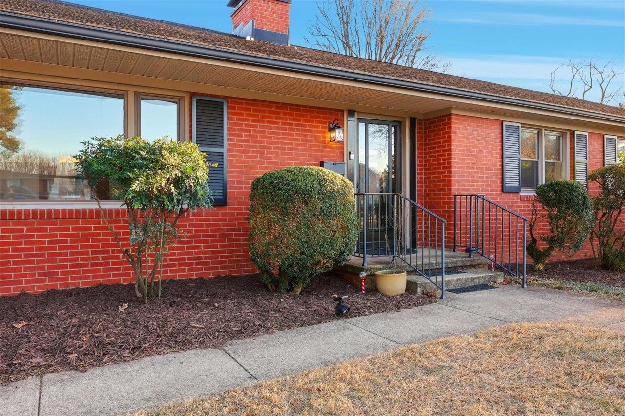 1133 CLUB RD, WAYNESBORO, Virginia 22980, 4 Bedrooms Bedrooms, ,2 BathroomsBathrooms,Residential,1133 CLUB RD,672758 MLS # 672758