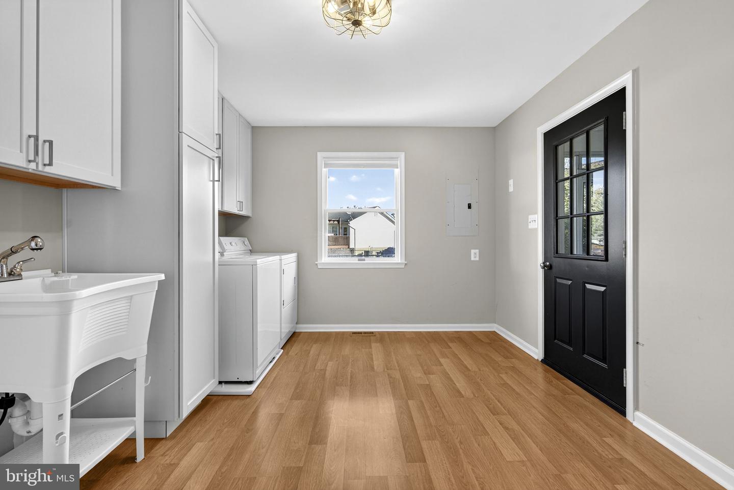 2140 SIXTH ST, MIDDLETOWN, Virginia 22645, 5 Bedrooms Bedrooms, ,4 BathroomsBathrooms,Residential,For sale,2140 SIXTH ST,VAFV2037492 MLS # VAFV2037492