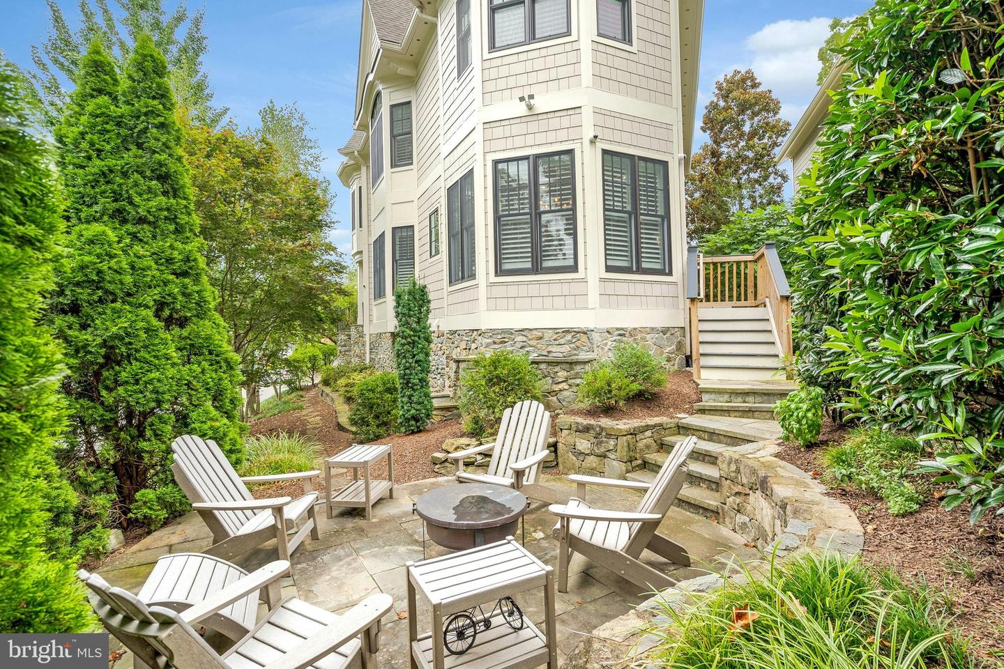 2807 1ST RD N, ARLINGTON, Virginia 22201, 5 Bedrooms Bedrooms, ,4 BathroomsBathrooms,Residential,For sale,2807 1ST RD N,VAAR2065244 MLS # VAAR2065244