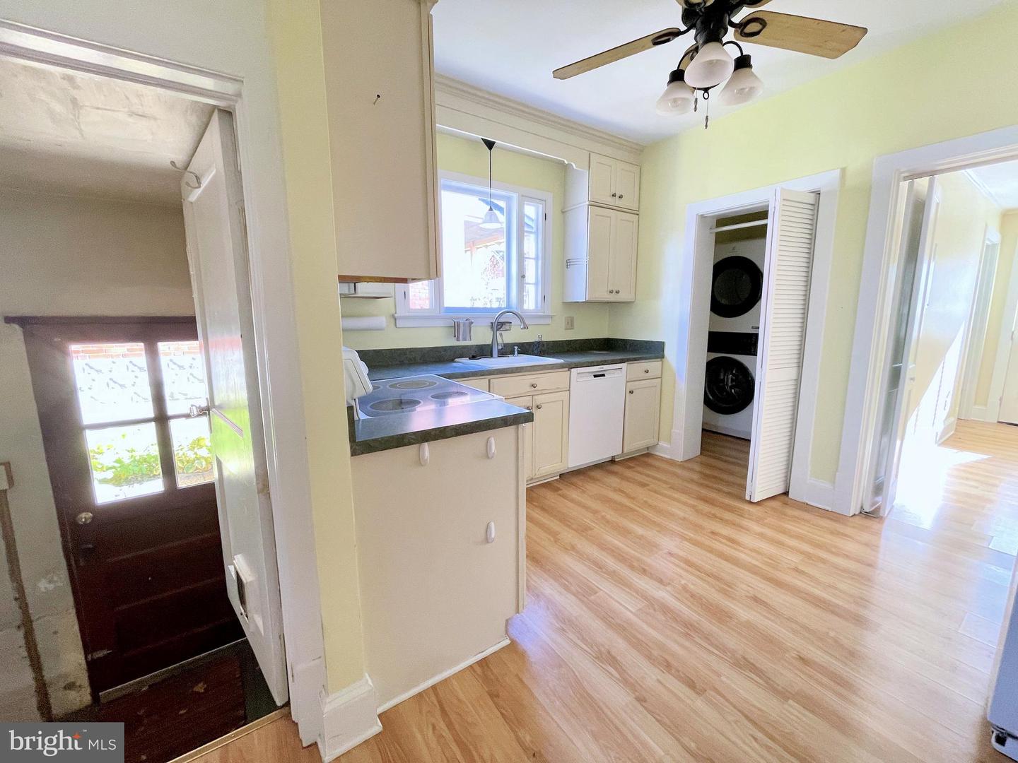 17 E LEICESTER ST, WINCHESTER, Virginia 22601, 4 Bedrooms Bedrooms, ,2 BathroomsBathrooms,Residential,For sale,17 E LEICESTER ST,VAWI2009350 MLS # VAWI2009350