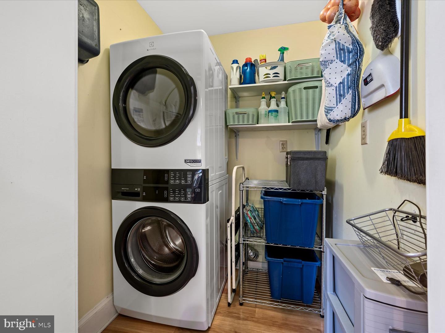 17 E LEICESTER ST, WINCHESTER, Virginia 22601, 4 Bedrooms Bedrooms, ,2 BathroomsBathrooms,Residential,For sale,17 E LEICESTER ST,VAWI2009350 MLS # VAWI2009350