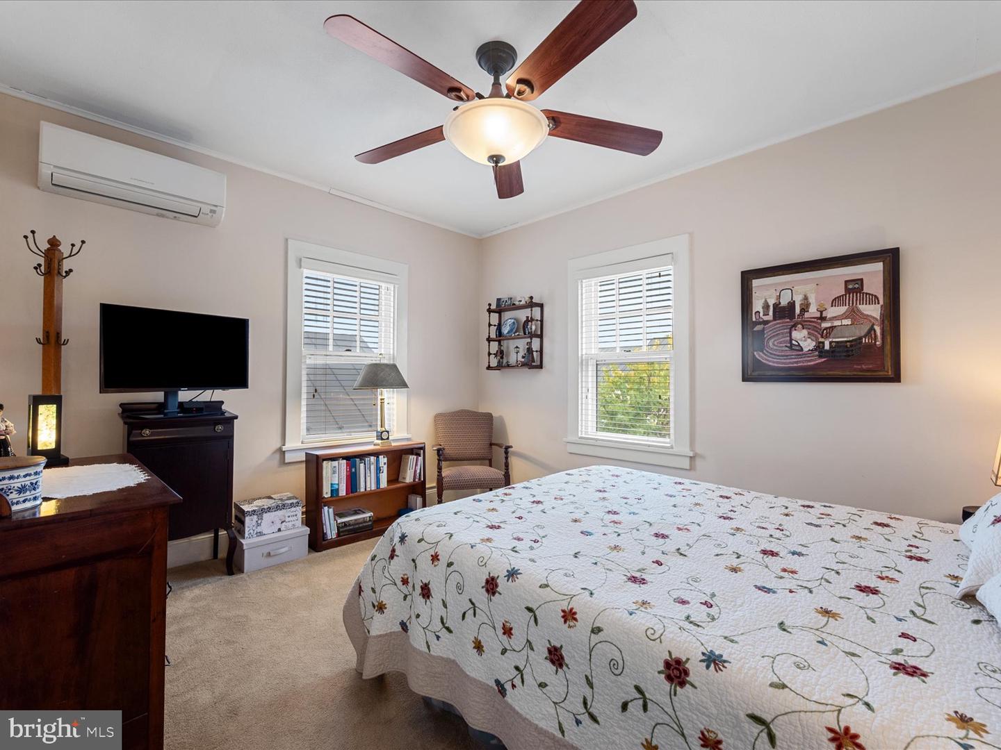 17 E LEICESTER ST, WINCHESTER, Virginia 22601, 4 Bedrooms Bedrooms, ,2 BathroomsBathrooms,Residential,For sale,17 E LEICESTER ST,VAWI2009350 MLS # VAWI2009350