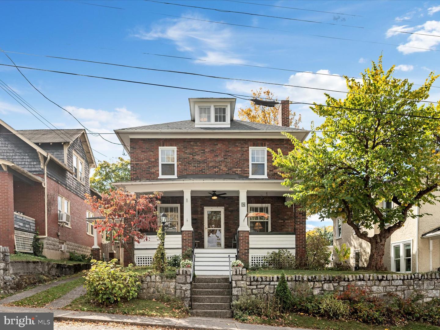 17 E LEICESTER ST, WINCHESTER, Virginia 22601, 4 Bedrooms Bedrooms, ,2 BathroomsBathrooms,Residential,For sale,17 E LEICESTER ST,VAWI2009350 MLS # VAWI2009350