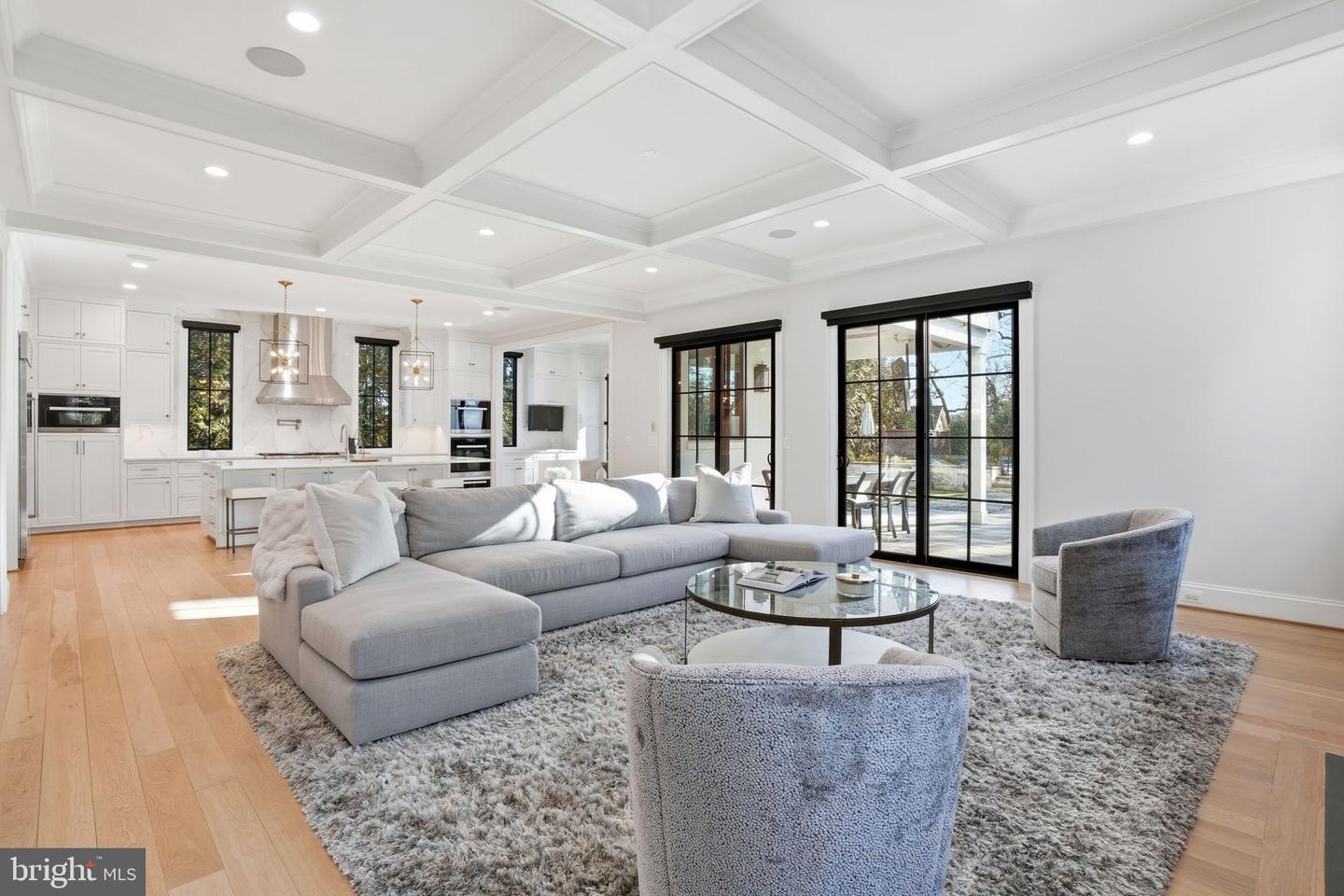 2812 24TH ST N, ARLINGTON, Virginia 22207, 6 Bedrooms Bedrooms, ,6 BathroomsBathrooms,Residential,For sale,2812 24TH ST N,VAAR2065934 MLS # VAAR2065934