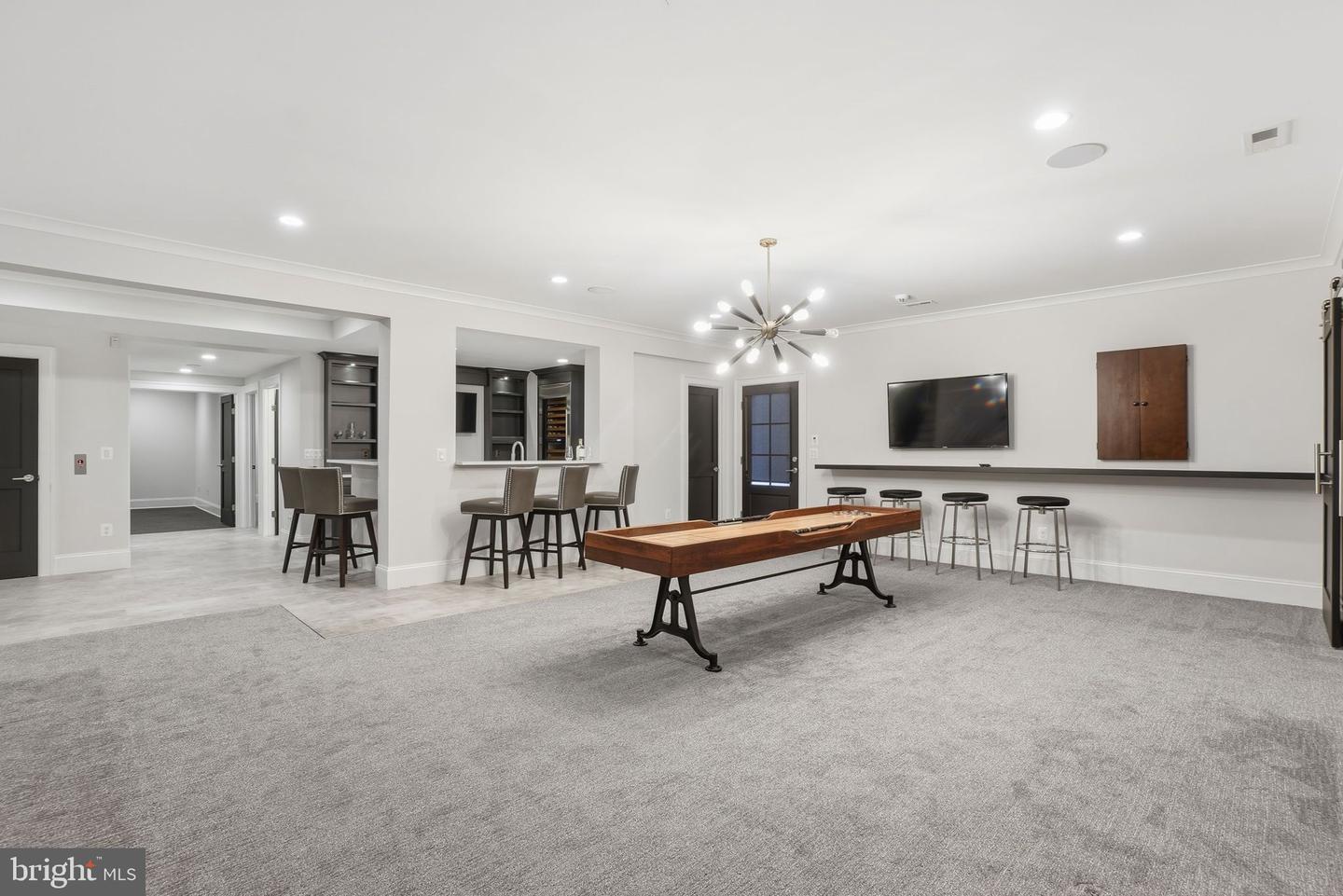 2812 24TH ST N, ARLINGTON, Virginia 22207, 6 Bedrooms Bedrooms, ,6 BathroomsBathrooms,Residential,For sale,2812 24TH ST N,VAAR2065934 MLS # VAAR2065934