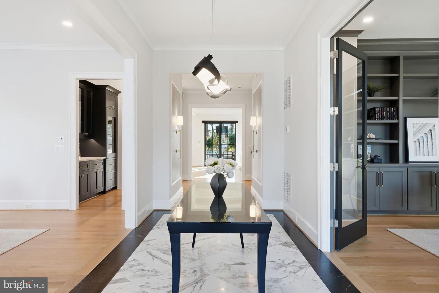 2812 24TH ST N, ARLINGTON, Virginia 22207, 6 Bedrooms Bedrooms, ,6 BathroomsBathrooms,Residential,For sale,2812 24TH ST N,VAAR2065934 MLS # VAAR2065934