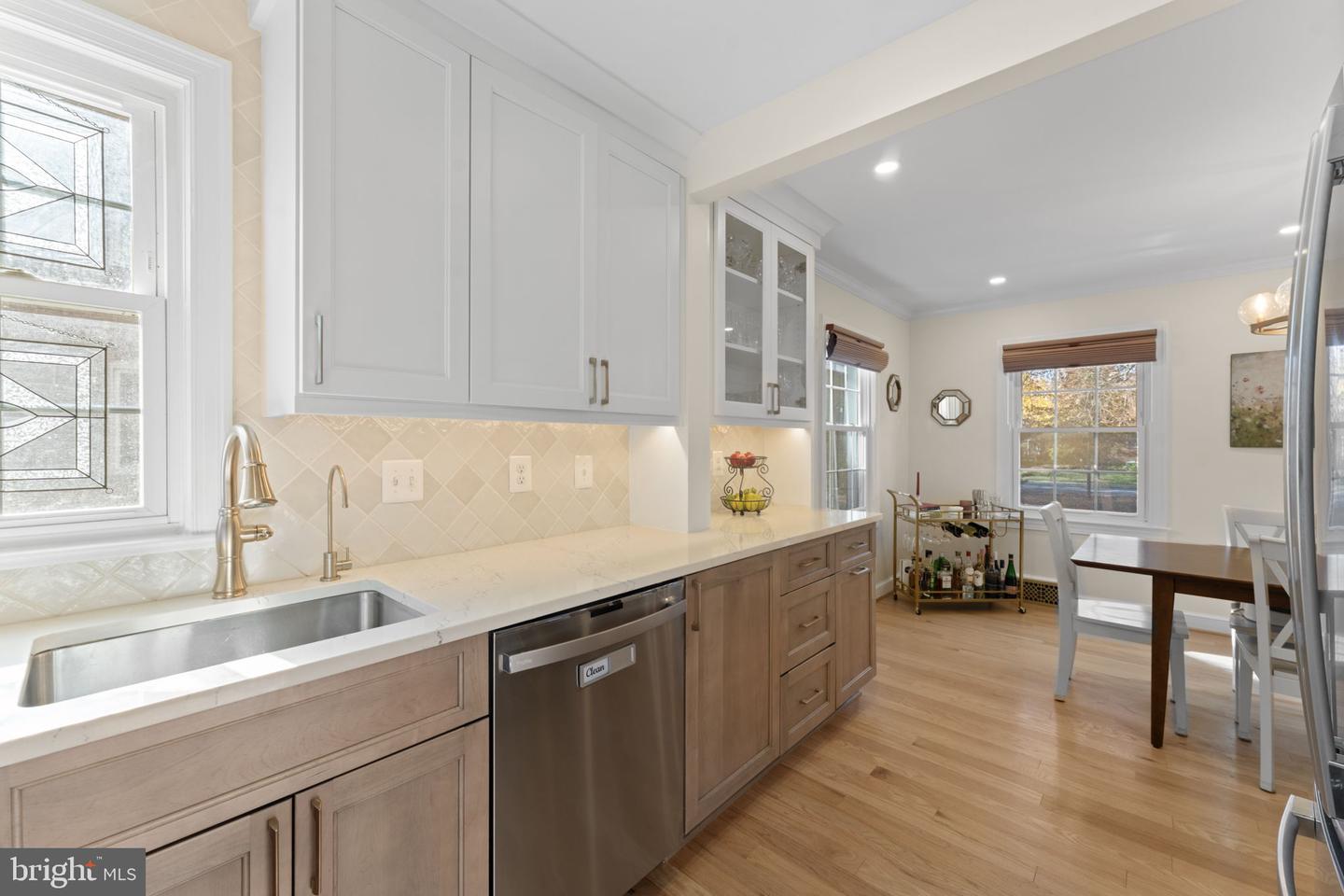 2723 N GEORGE MASON DR N, ARLINGTON, Virginia 22207, 3 Bedrooms Bedrooms, ,2 BathroomsBathrooms,Residential,For sale,2723 N GEORGE MASON DR N,VAAR2066074 MLS # VAAR2066074