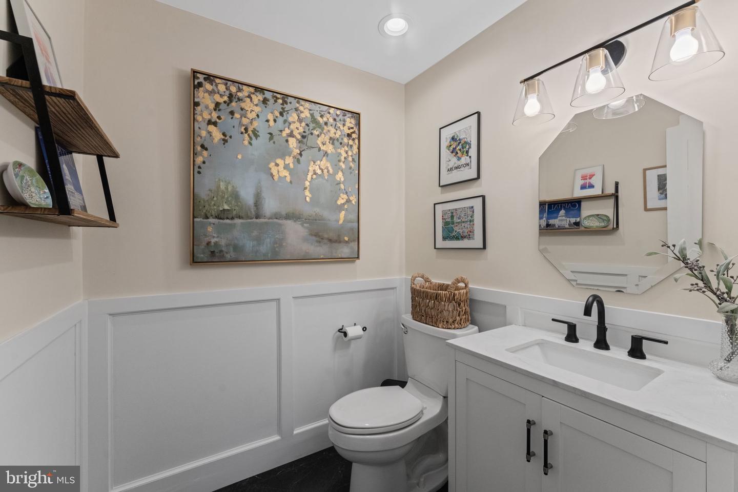 2723 N GEORGE MASON DR N, ARLINGTON, Virginia 22207, 3 Bedrooms Bedrooms, ,2 BathroomsBathrooms,Residential,For sale,2723 N GEORGE MASON DR N,VAAR2066074 MLS # VAAR2066074