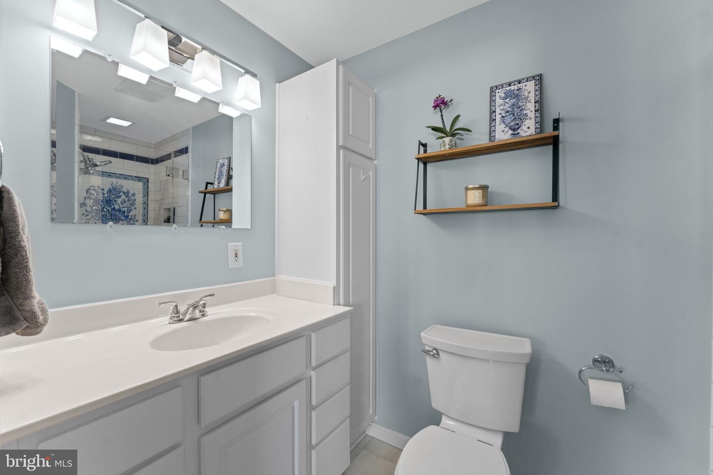 2723 N GEORGE MASON DR N, ARLINGTON, Virginia 22207, 3 Bedrooms Bedrooms, ,2 BathroomsBathrooms,Residential,For sale,2723 N GEORGE MASON DR N,VAAR2066074 MLS # VAAR2066074