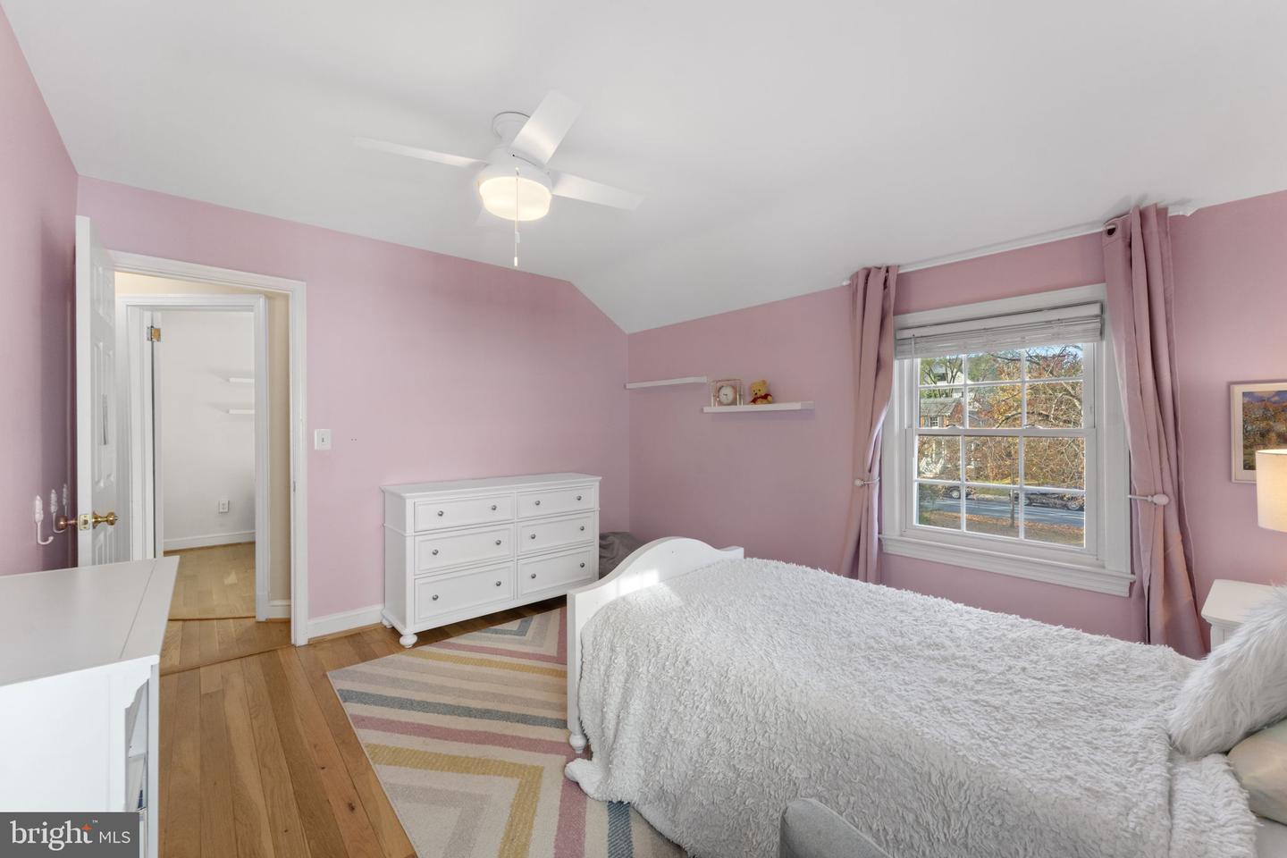 2723 N GEORGE MASON DR N, ARLINGTON, Virginia 22207, 3 Bedrooms Bedrooms, ,2 BathroomsBathrooms,Residential,For sale,2723 N GEORGE MASON DR N,VAAR2066074 MLS # VAAR2066074