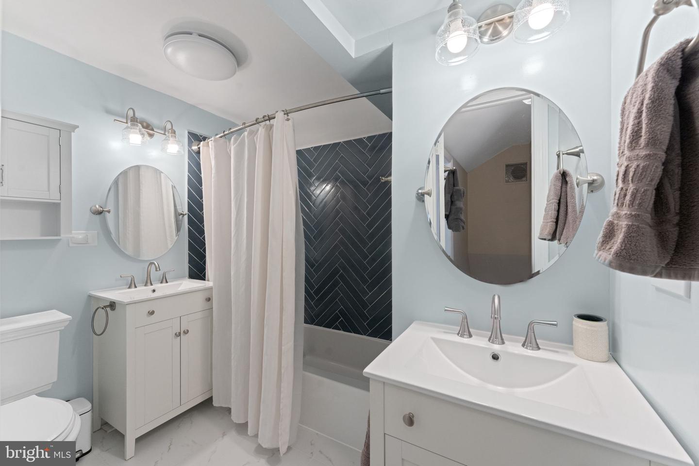 2723 N GEORGE MASON DR N, ARLINGTON, Virginia 22207, 3 Bedrooms Bedrooms, ,2 BathroomsBathrooms,Residential,For sale,2723 N GEORGE MASON DR N,VAAR2066074 MLS # VAAR2066074