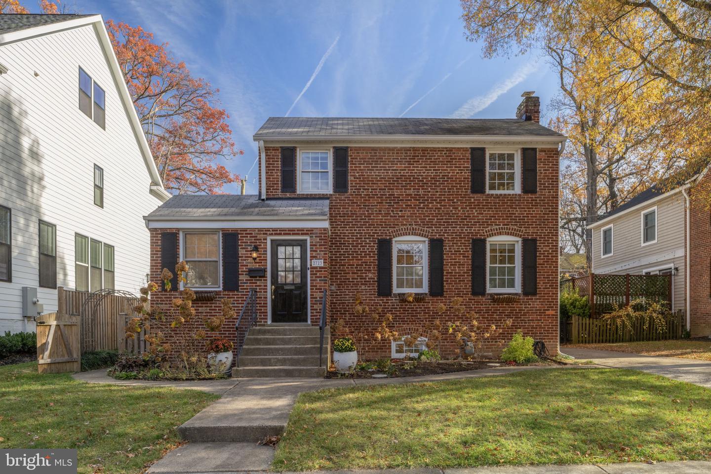 2723 N GEORGE MASON DR N, ARLINGTON, Virginia 22207, 3 Bedrooms Bedrooms, ,2 BathroomsBathrooms,Residential,For sale,2723 N GEORGE MASON DR N,VAAR2066074 MLS # VAAR2066074