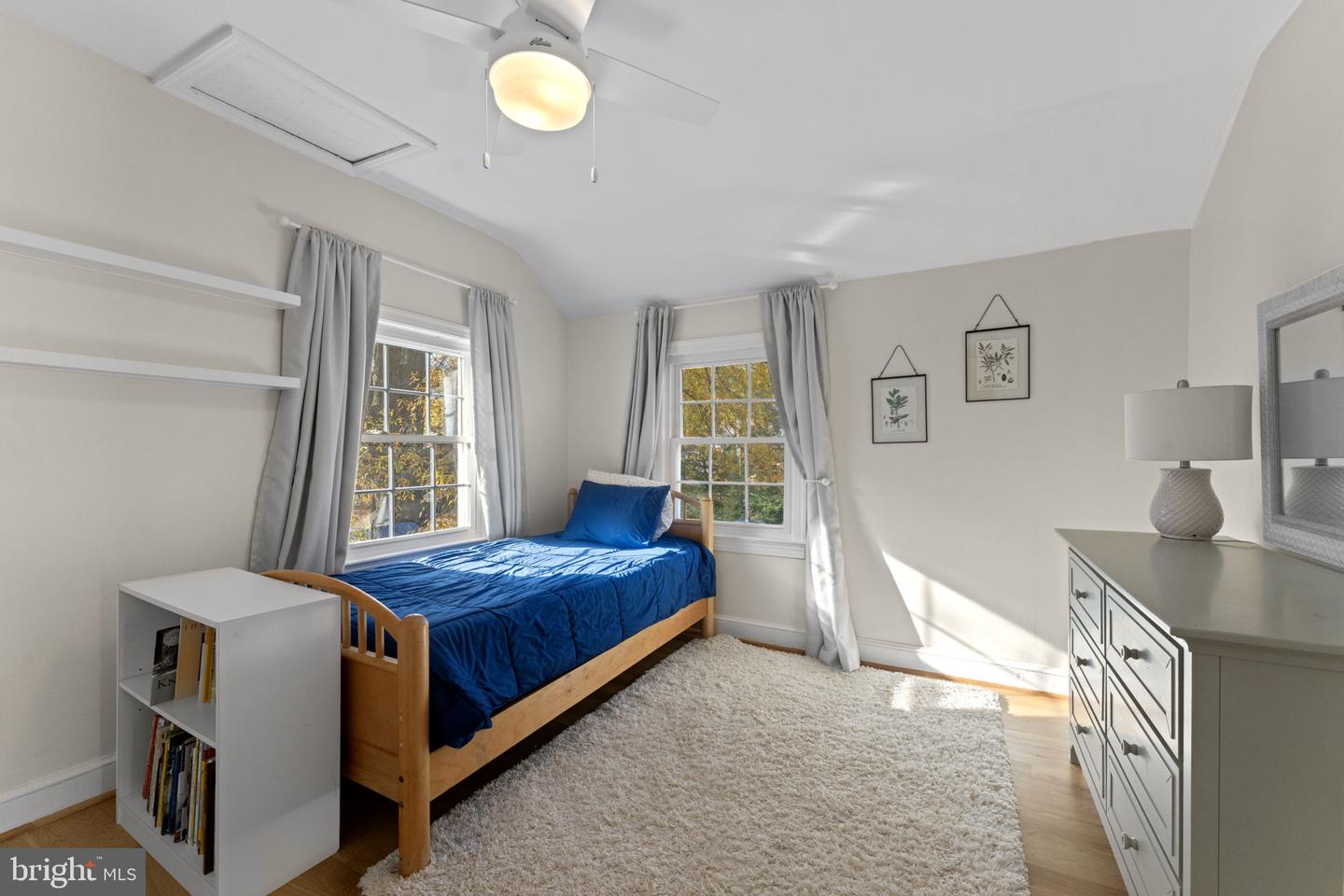 2723 N GEORGE MASON DR N, ARLINGTON, Virginia 22207, 3 Bedrooms Bedrooms, ,2 BathroomsBathrooms,Residential,For sale,2723 N GEORGE MASON DR N,VAAR2066074 MLS # VAAR2066074