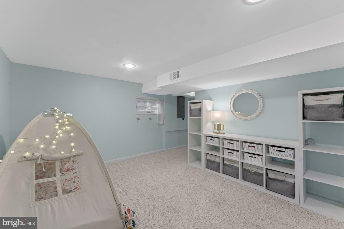 2723 N GEORGE MASON DR N, ARLINGTON, Virginia 22207, 3 Bedrooms Bedrooms, ,2 BathroomsBathrooms,Residential,For sale,2723 N GEORGE MASON DR N,VAAR2066074 MLS # VAAR2066074