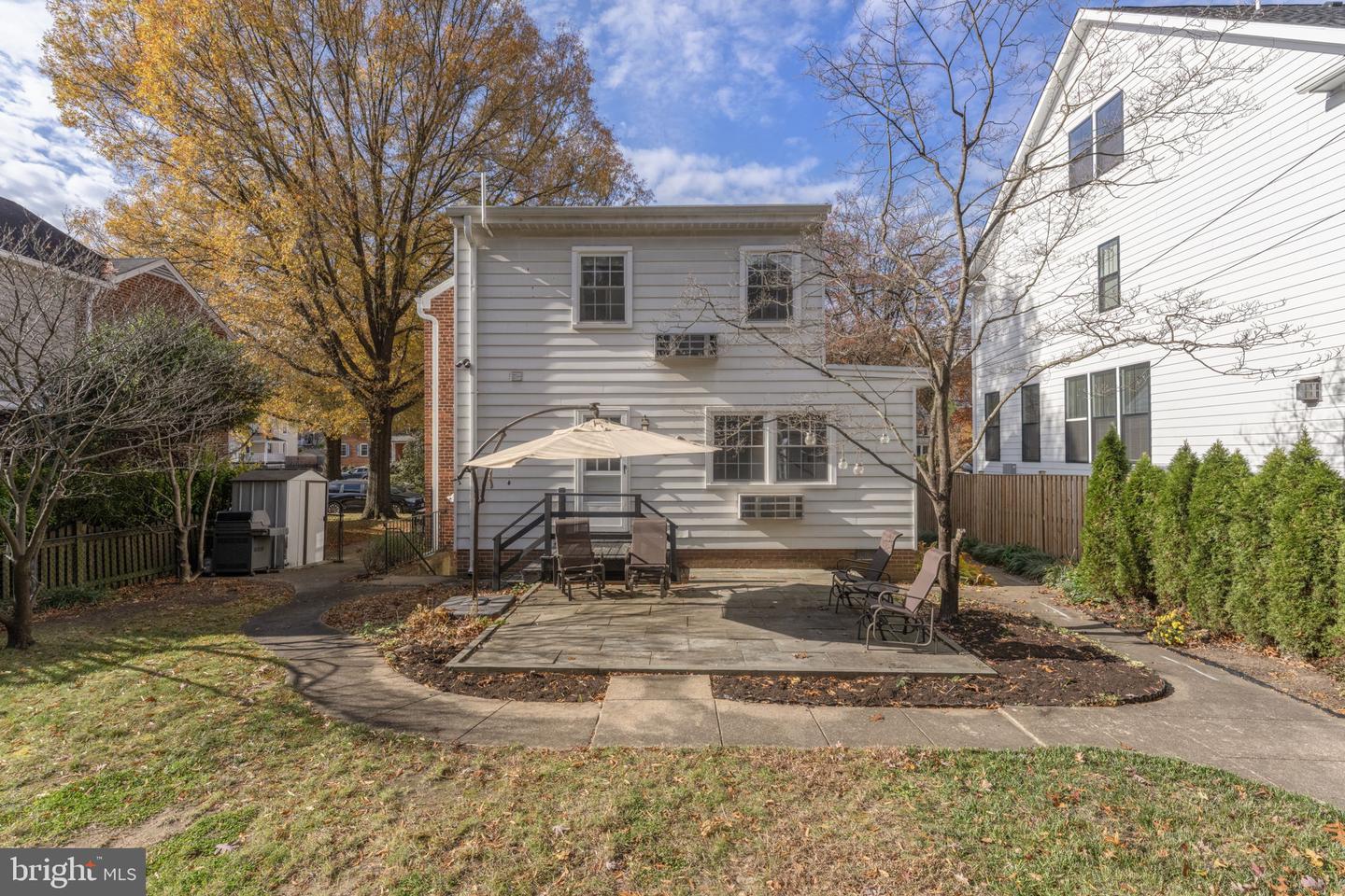 2723 N GEORGE MASON DR N, ARLINGTON, Virginia 22207, 3 Bedrooms Bedrooms, ,2 BathroomsBathrooms,Residential,For sale,2723 N GEORGE MASON DR N,VAAR2066074 MLS # VAAR2066074