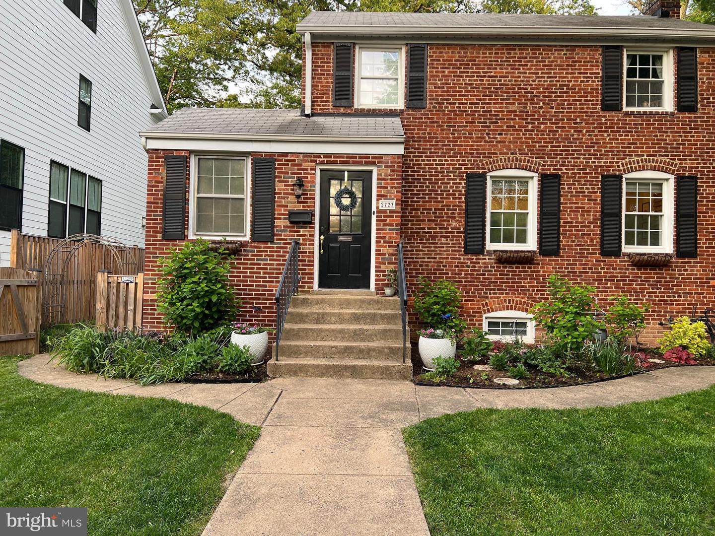 2723 N GEORGE MASON DR N, ARLINGTON, Virginia 22207, 3 Bedrooms Bedrooms, ,2 BathroomsBathrooms,Residential,For sale,2723 N GEORGE MASON DR N,VAAR2066074 MLS # VAAR2066074