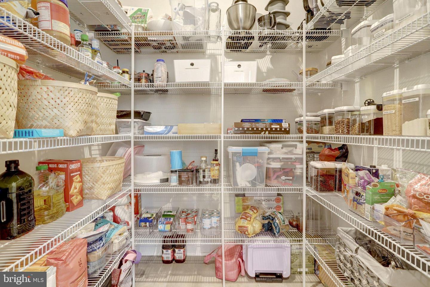 7282 NITTANY LN, ALEXANDRIA, Virginia 22306, 4 Bedrooms Bedrooms, 8 Rooms Rooms,3 BathroomsBathrooms,Residential,For sale,7282 NITTANY LN,VAFX2282228 MLS # VAFX2282228