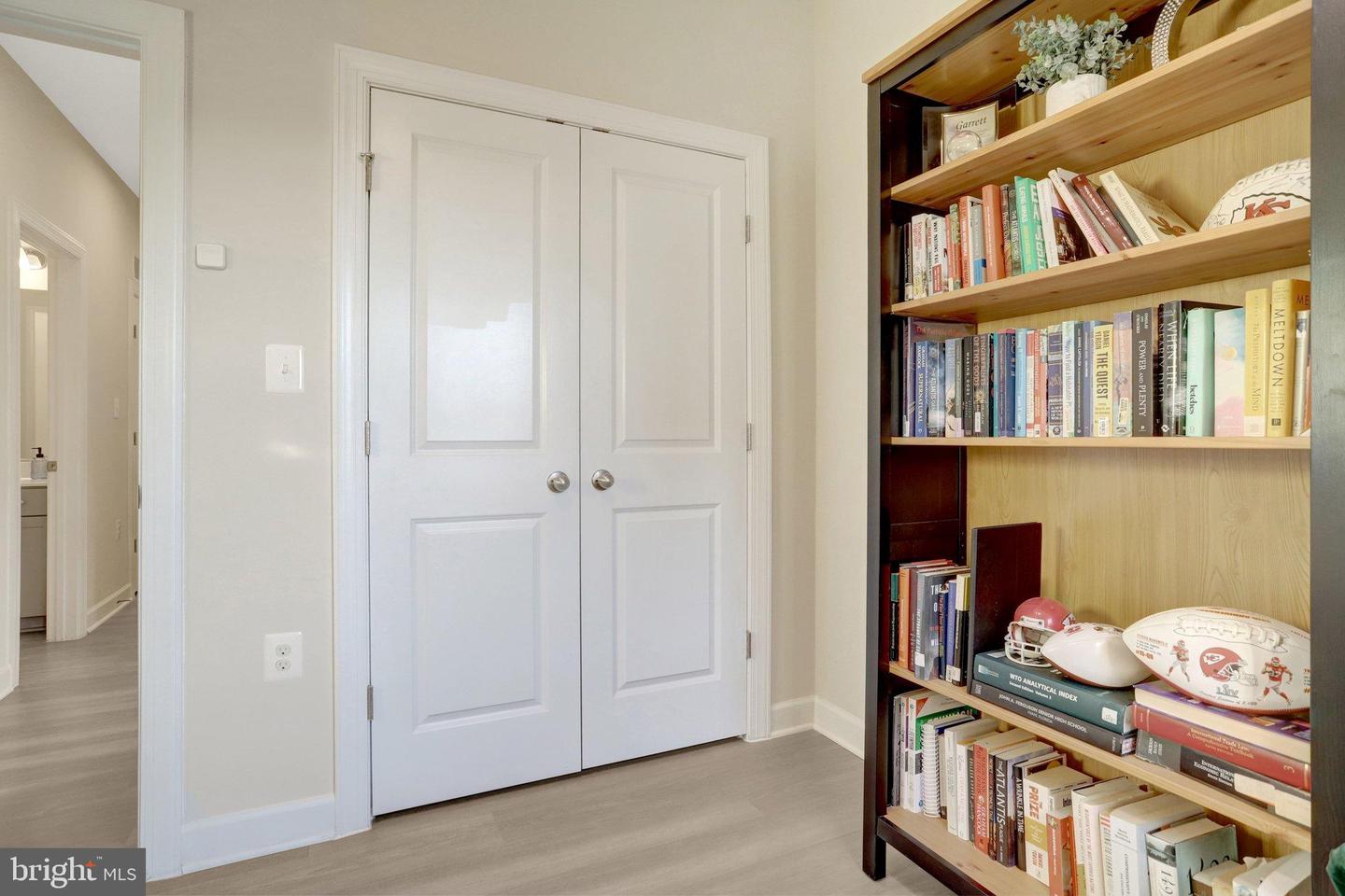 7282 NITTANY LN, ALEXANDRIA, Virginia 22306, 4 Bedrooms Bedrooms, 8 Rooms Rooms,3 BathroomsBathrooms,Residential,For sale,7282 NITTANY LN,VAFX2282228 MLS # VAFX2282228