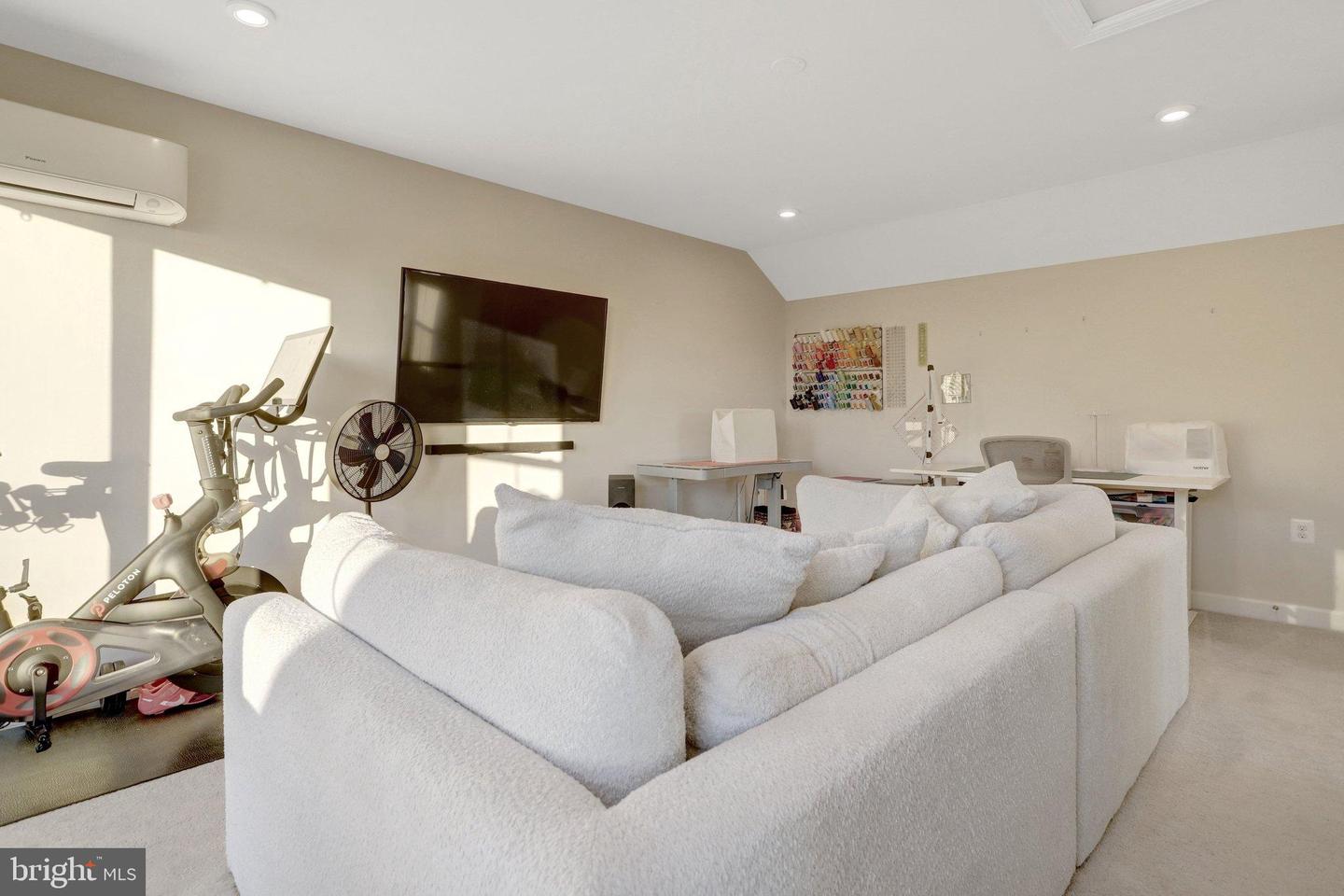 7282 NITTANY LN, ALEXANDRIA, Virginia 22306, 4 Bedrooms Bedrooms, 8 Rooms Rooms,3 BathroomsBathrooms,Residential,For sale,7282 NITTANY LN,VAFX2282228 MLS # VAFX2282228