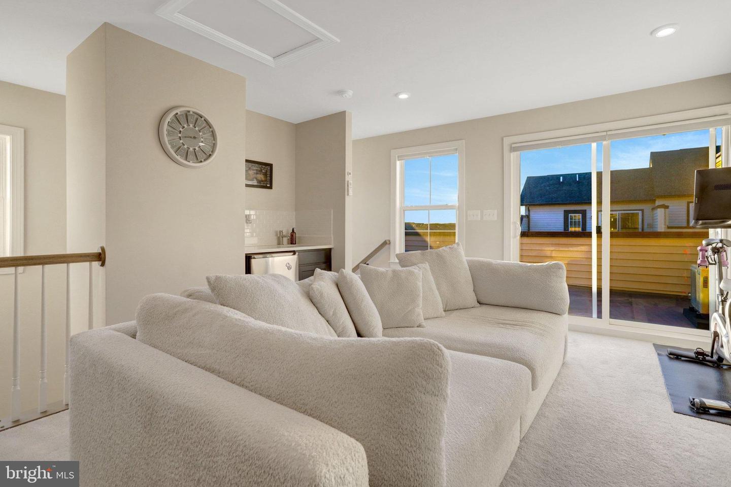 7282 NITTANY LN, ALEXANDRIA, Virginia 22306, 4 Bedrooms Bedrooms, 8 Rooms Rooms,3 BathroomsBathrooms,Residential,For sale,7282 NITTANY LN,VAFX2282228 MLS # VAFX2282228