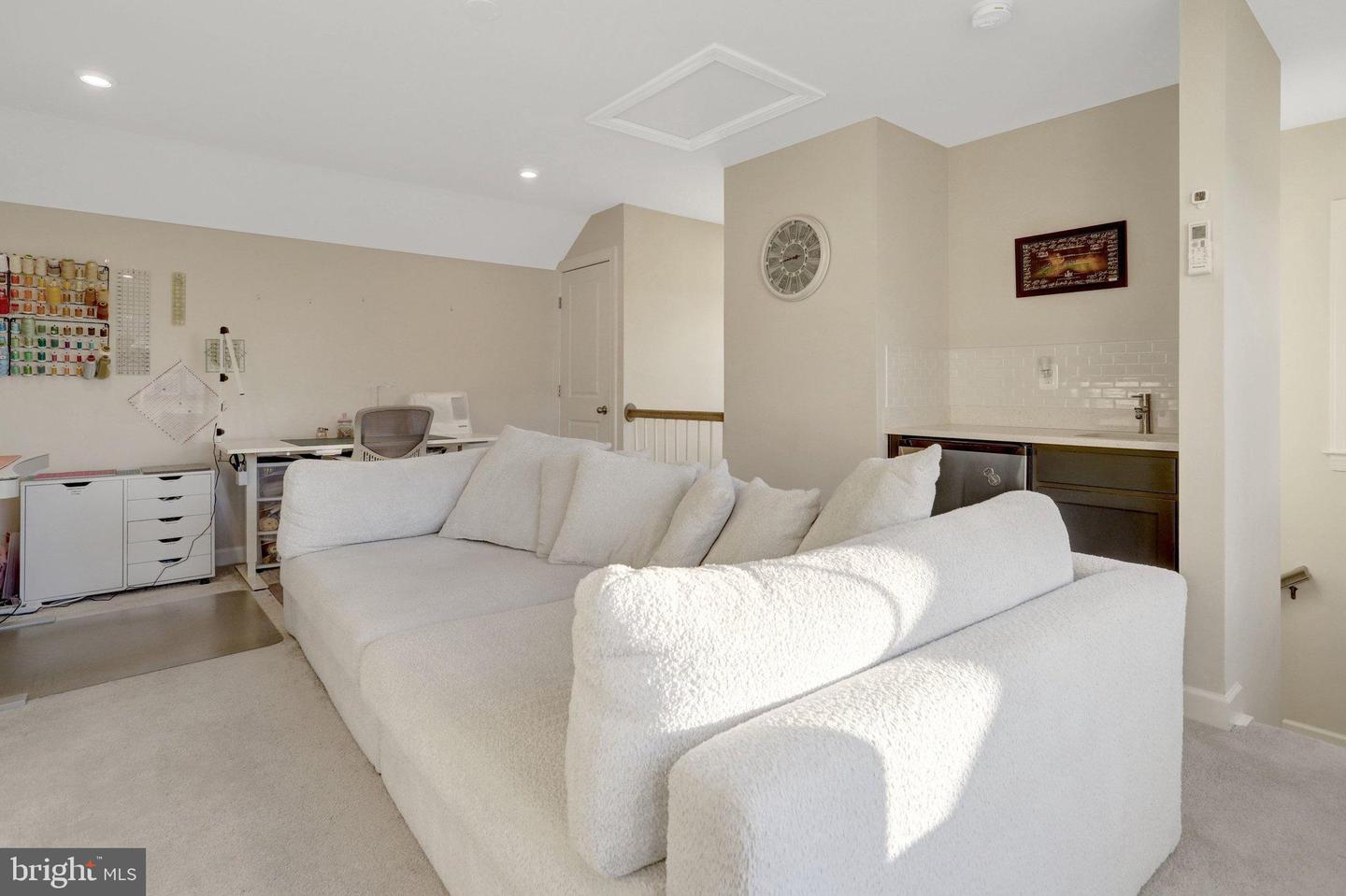 7282 NITTANY LN, ALEXANDRIA, Virginia 22306, 4 Bedrooms Bedrooms, 8 Rooms Rooms,3 BathroomsBathrooms,Residential,For sale,7282 NITTANY LN,VAFX2282228 MLS # VAFX2282228