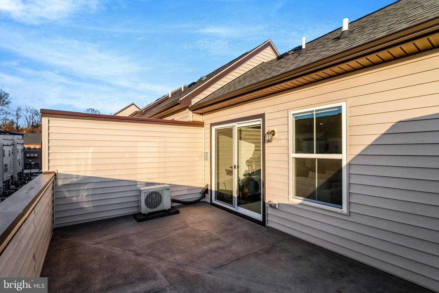 7282 NITTANY LN, ALEXANDRIA, Virginia 22306, 4 Bedrooms Bedrooms, 8 Rooms Rooms,3 BathroomsBathrooms,Residential,For sale,7282 NITTANY LN,VAFX2282228 MLS # VAFX2282228