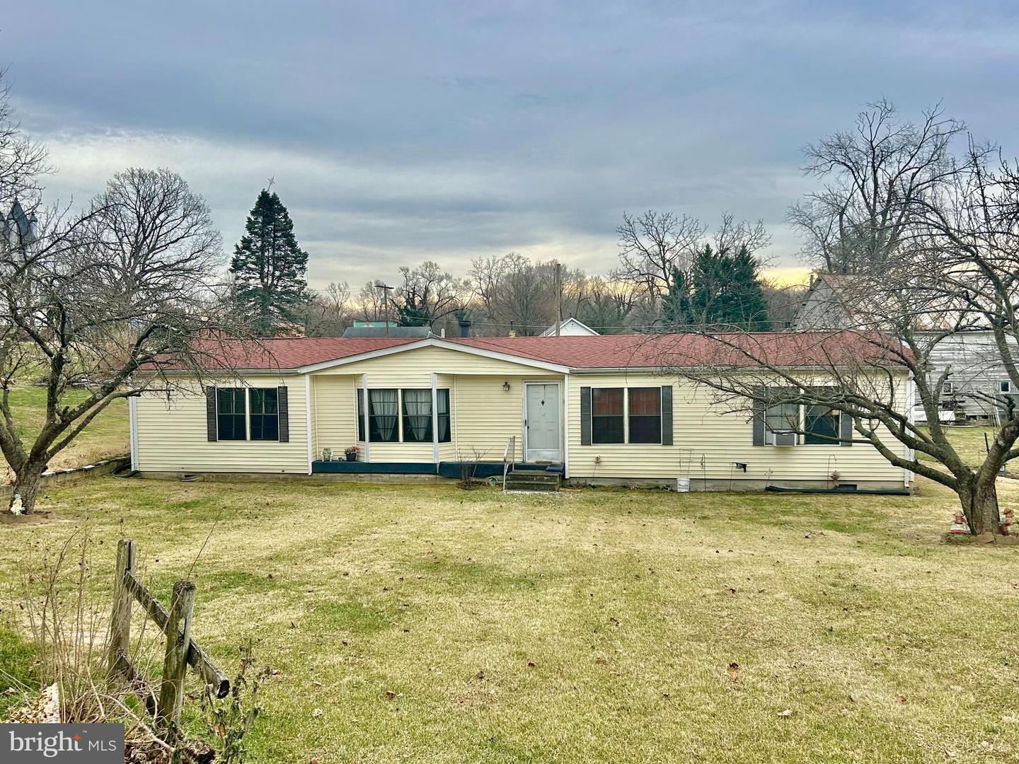 2 OLD CHAPEL AVE, BOYCE, Virginia 22620, 3 Bedrooms Bedrooms, ,2 BathroomsBathrooms,Residential,For sale,2 OLD CHAPEL AVE,VACL2006276 MLS # VACL2006276