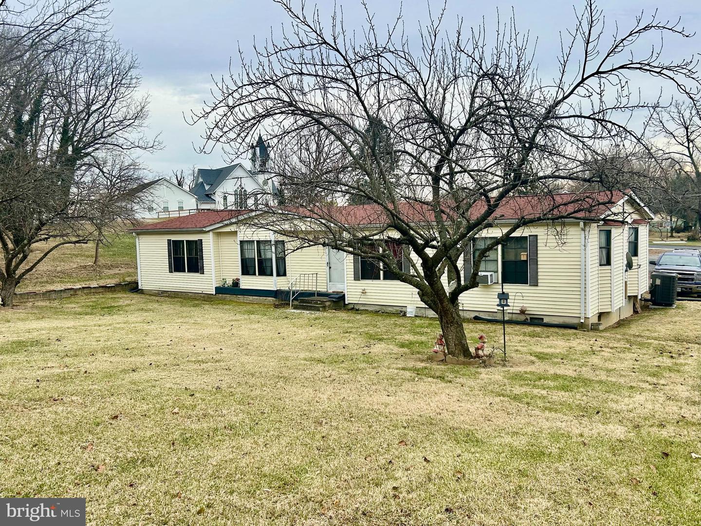 2 OLD CHAPEL AVE, BOYCE, Virginia 22620, 3 Bedrooms Bedrooms, ,2 BathroomsBathrooms,Residential,For sale,2 OLD CHAPEL AVE,VACL2006276 MLS # VACL2006276