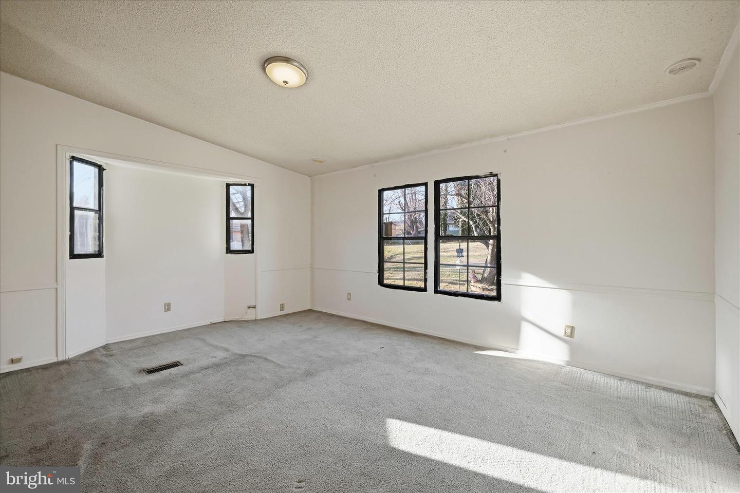 2 OLD CHAPEL AVE, BOYCE, Virginia 22620, 3 Bedrooms Bedrooms, ,2 BathroomsBathrooms,Residential,For sale,2 OLD CHAPEL AVE,VACL2006276 MLS # VACL2006276