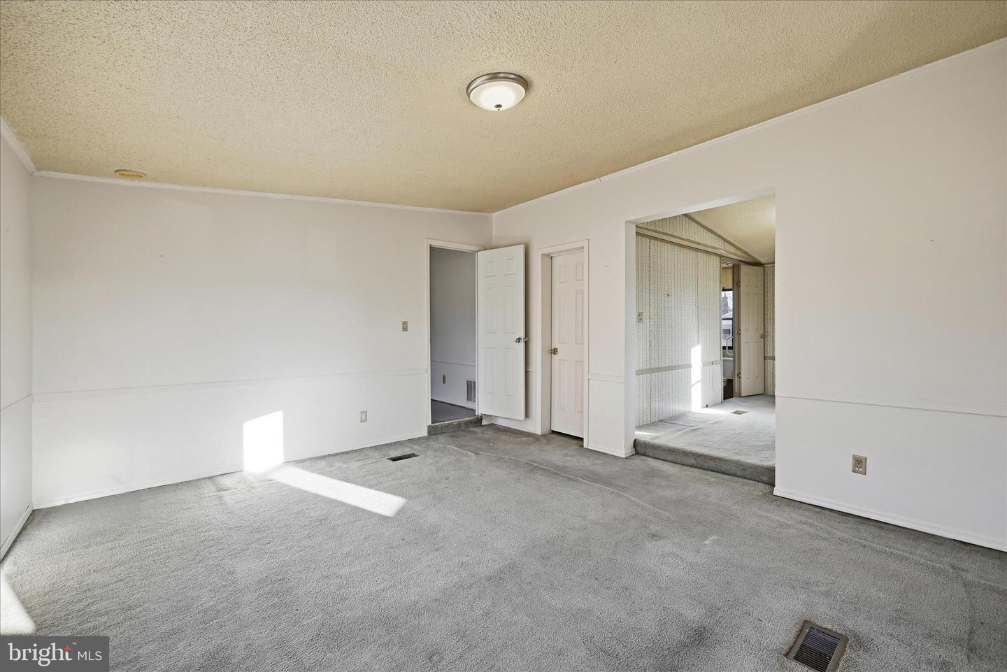 2 OLD CHAPEL AVE, BOYCE, Virginia 22620, 3 Bedrooms Bedrooms, ,2 BathroomsBathrooms,Residential,For sale,2 OLD CHAPEL AVE,VACL2006276 MLS # VACL2006276