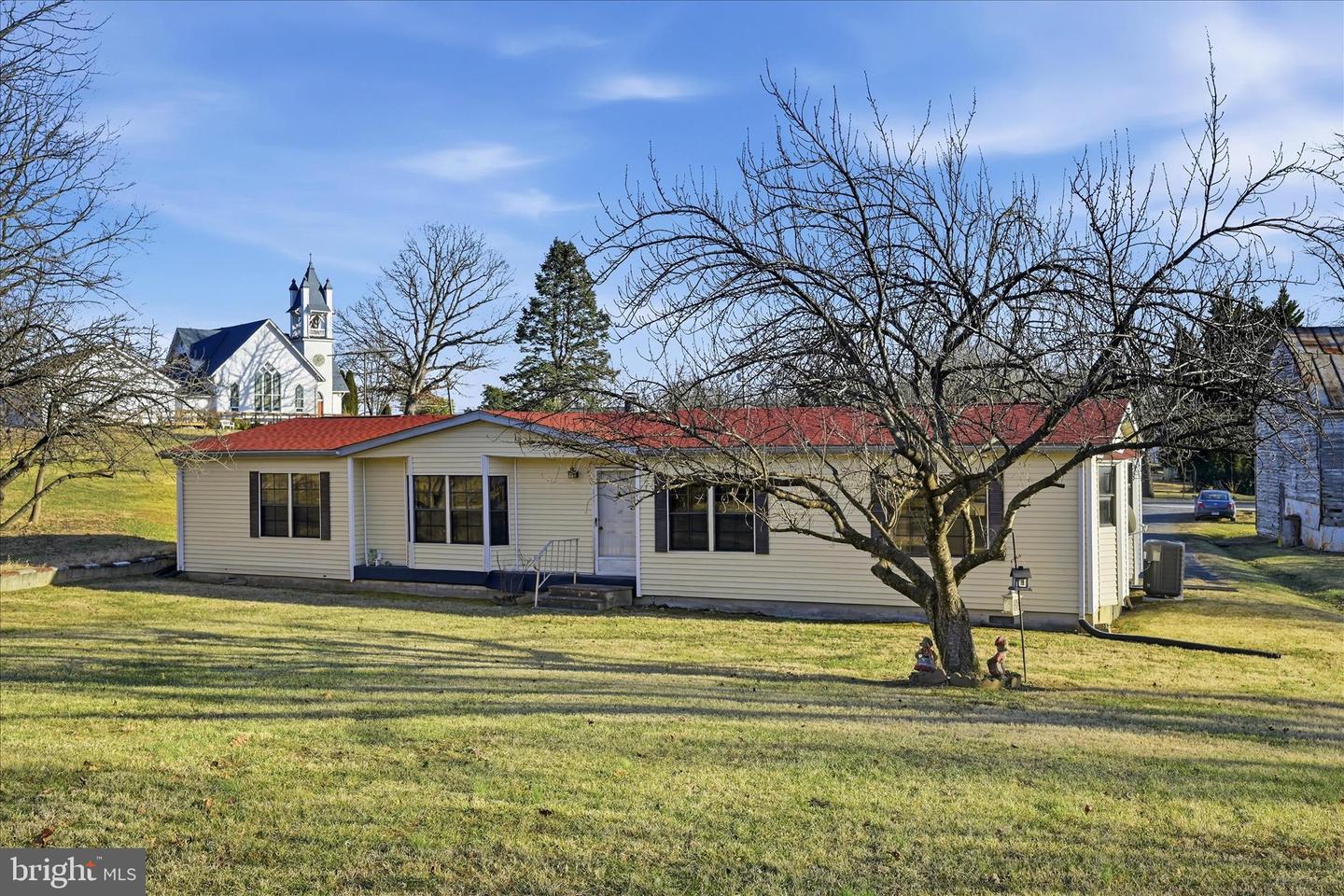 2 OLD CHAPEL AVE, BOYCE, Virginia 22620, 3 Bedrooms Bedrooms, ,2 BathroomsBathrooms,Residential,For sale,2 OLD CHAPEL AVE,VACL2006276 MLS # VACL2006276