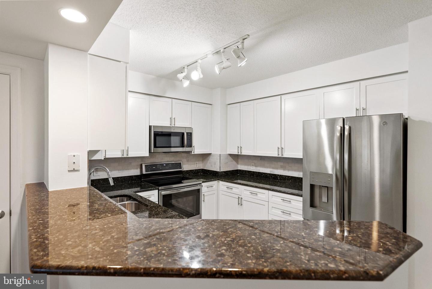 3101 N HAMPTON DR N #1014, ALEXANDRIA, Virginia 22302, 2 Bedrooms Bedrooms, ,2 BathroomsBathrooms,Residential,For sale,3101 N HAMPTON DR N #1014,VAAX2052562 MLS # VAAX2052562