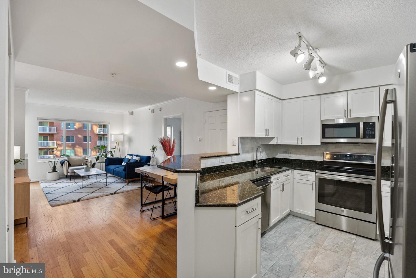 3101 N HAMPTON DR N #1014, ALEXANDRIA, Virginia 22302, 2 Bedrooms Bedrooms, ,2 BathroomsBathrooms,Residential,For sale,3101 N HAMPTON DR N #1014,VAAX2052562 MLS # VAAX2052562