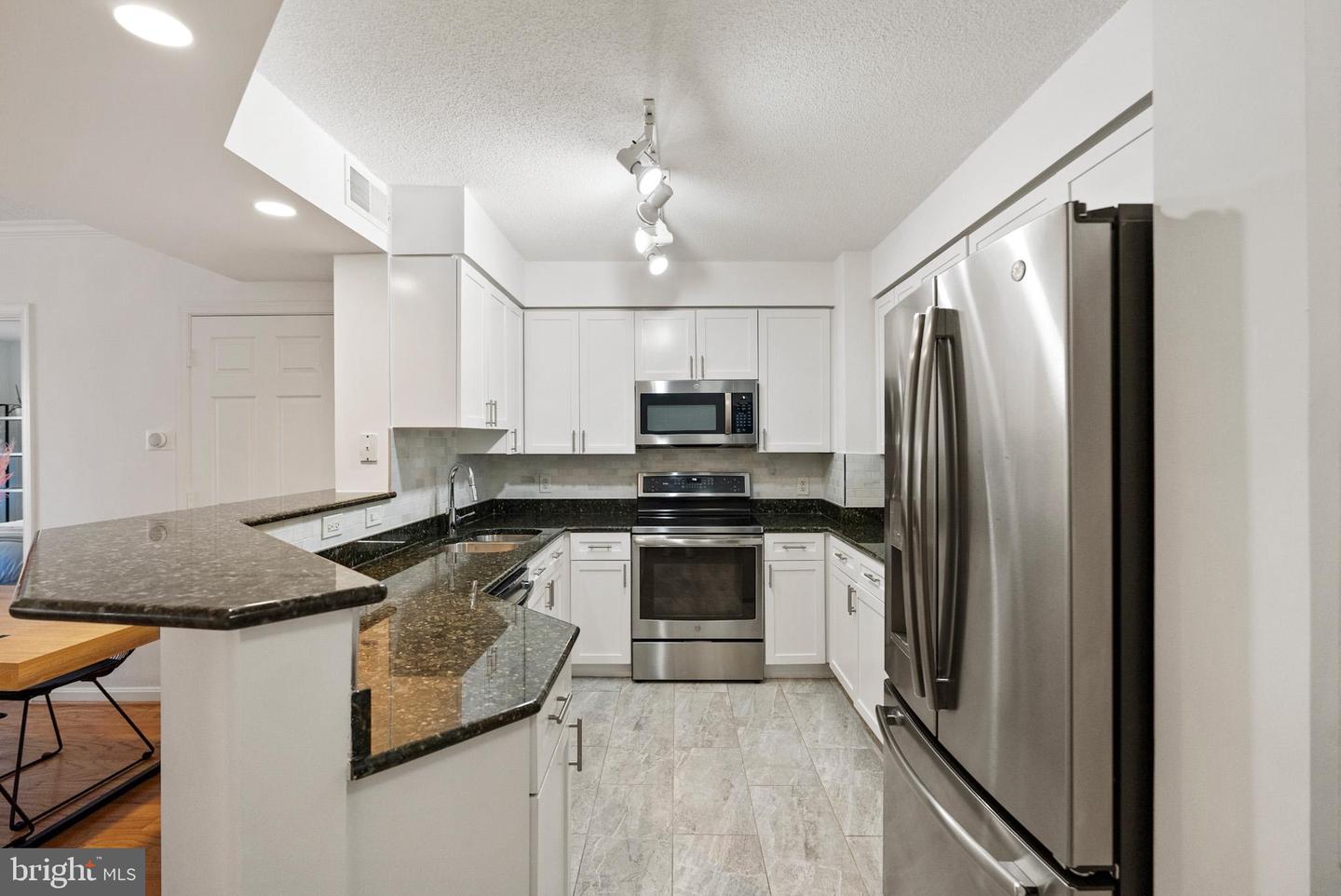 3101 N HAMPTON DR N #1014, ALEXANDRIA, Virginia 22302, 2 Bedrooms Bedrooms, ,2 BathroomsBathrooms,Residential,For sale,3101 N HAMPTON DR N #1014,VAAX2052562 MLS # VAAX2052562