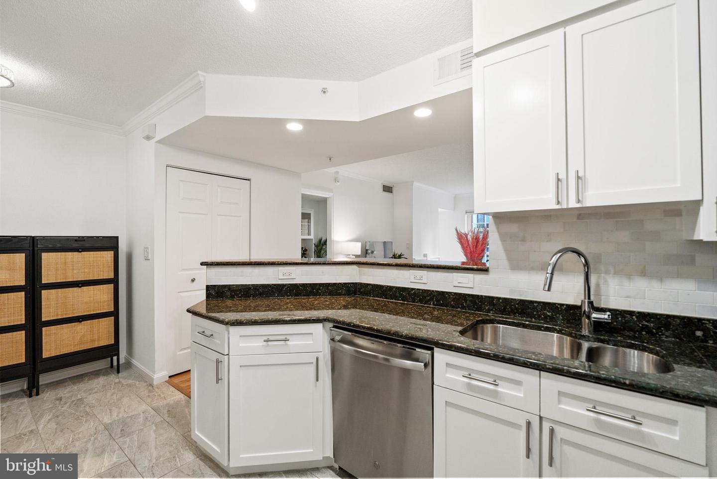 3101 N HAMPTON DR N #1014, ALEXANDRIA, Virginia 22302, 2 Bedrooms Bedrooms, ,2 BathroomsBathrooms,Residential,For sale,3101 N HAMPTON DR N #1014,VAAX2052562 MLS # VAAX2052562