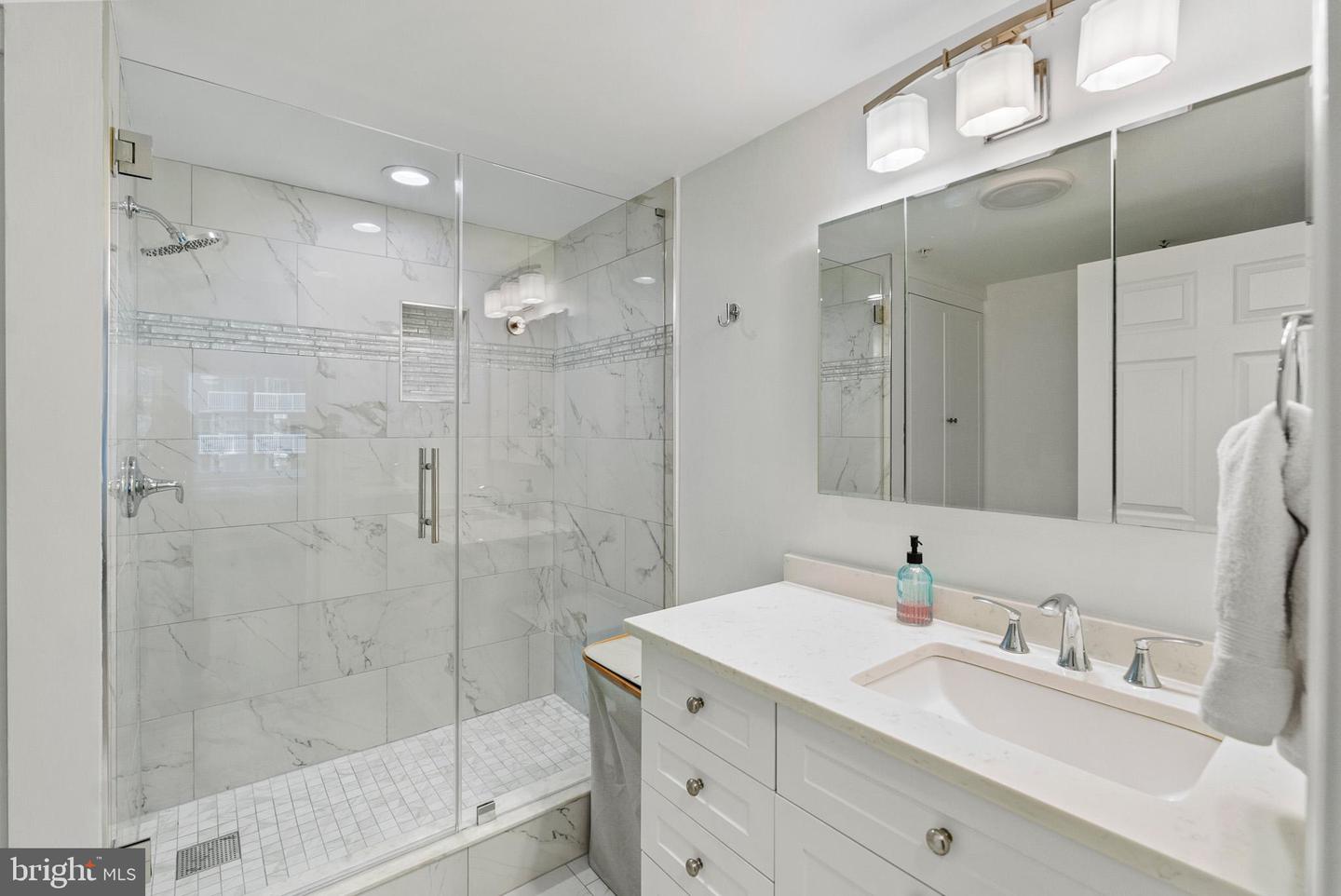 3101 N HAMPTON DR N #1014, ALEXANDRIA, Virginia 22302, 2 Bedrooms Bedrooms, ,2 BathroomsBathrooms,Residential,For sale,3101 N HAMPTON DR N #1014,VAAX2052562 MLS # VAAX2052562