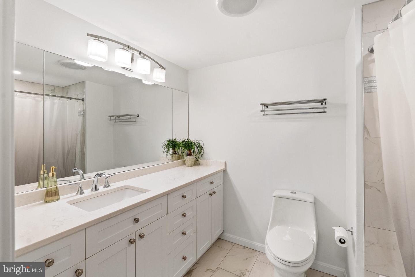 3101 N HAMPTON DR N #1014, ALEXANDRIA, Virginia 22302, 2 Bedrooms Bedrooms, ,2 BathroomsBathrooms,Residential,For sale,3101 N HAMPTON DR N #1014,VAAX2052562 MLS # VAAX2052562