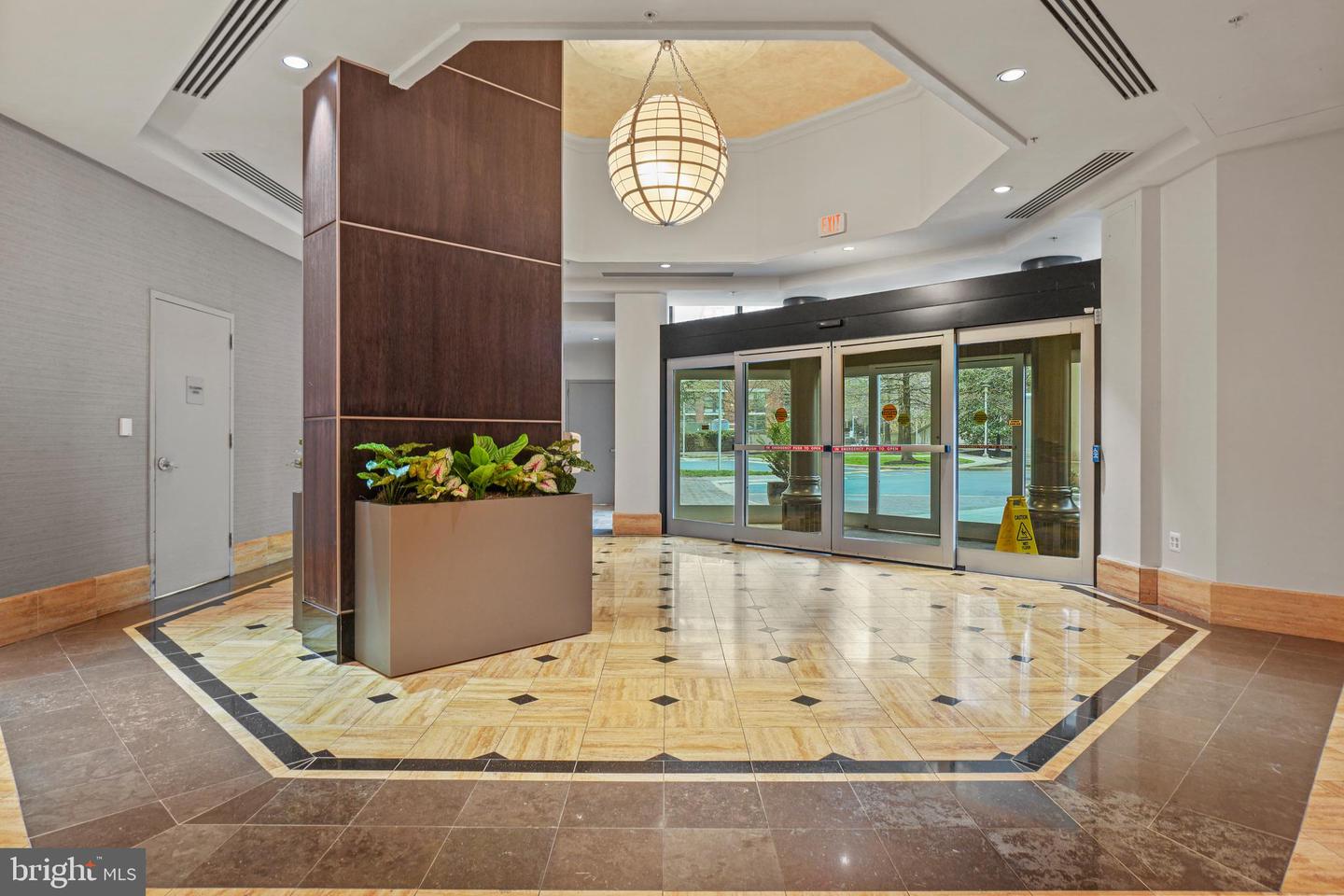 3101 N HAMPTON DR N #1014, ALEXANDRIA, Virginia 22302, 2 Bedrooms Bedrooms, ,2 BathroomsBathrooms,Residential,For sale,3101 N HAMPTON DR N #1014,VAAX2052562 MLS # VAAX2052562